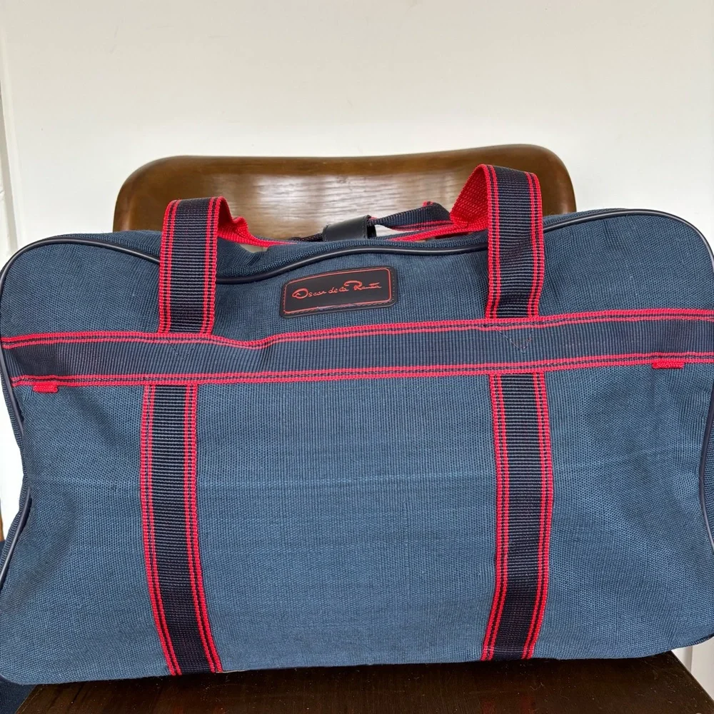 NWOT Oscar de la Renta Luggage Set, Zip Up Duffel Bag—part 2 of a set of 3